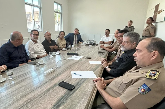 Secretário de Segurança e Comandante da PM recebem familiares do jovem Gabriel Lincoln