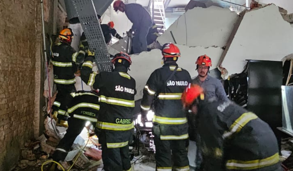 Mezanino de restaurante em que trabalha Henrique Fogaça desaba em SP