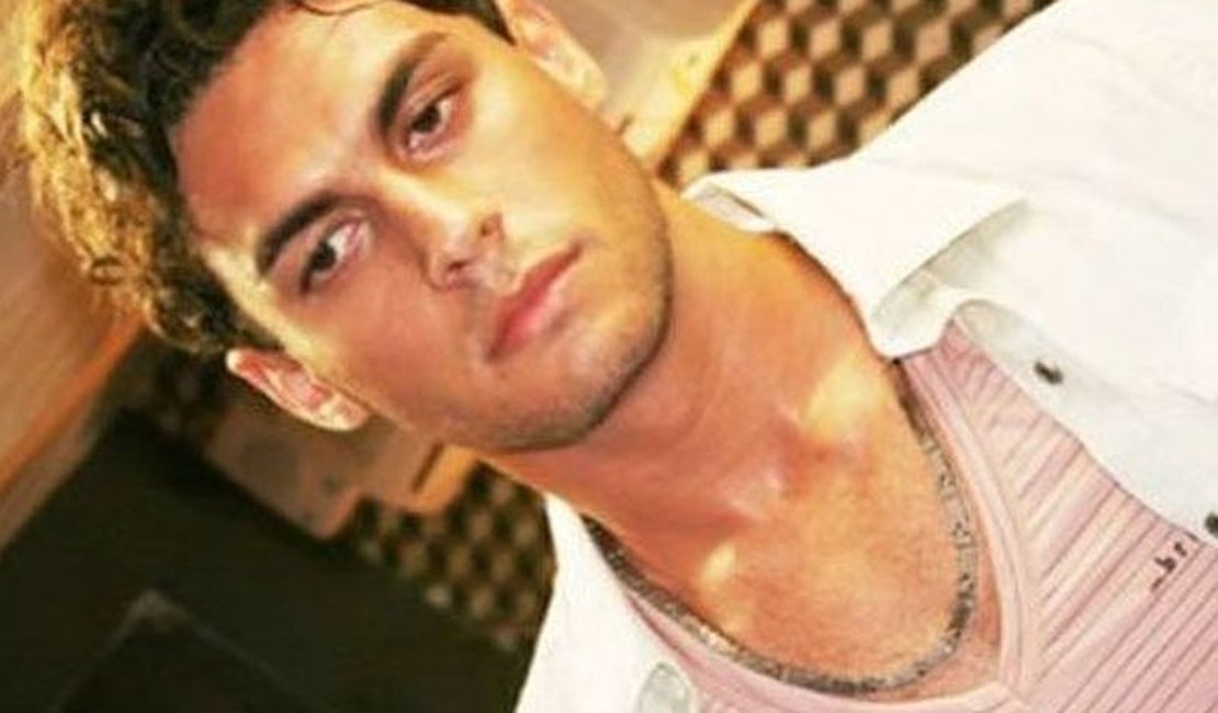 Julgamento da morte do modelo Eric Ferraz em Viçosa é suspenso