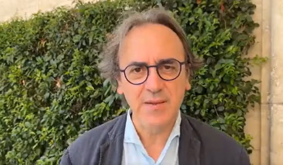 Deputado italiano diz que foi responsável por entregar endereço de Carla Zambelli à polícia