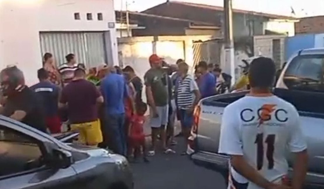 Colisão entre motos deixa homem ferido em estado grave e outro perde dedo, em Arapiraca