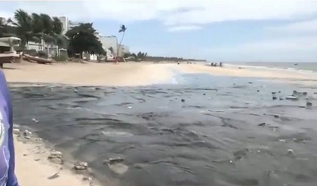 Após esgoto invadir mar de Maragogi, empresa Verde Alagoas é multada em R$ 500 mil