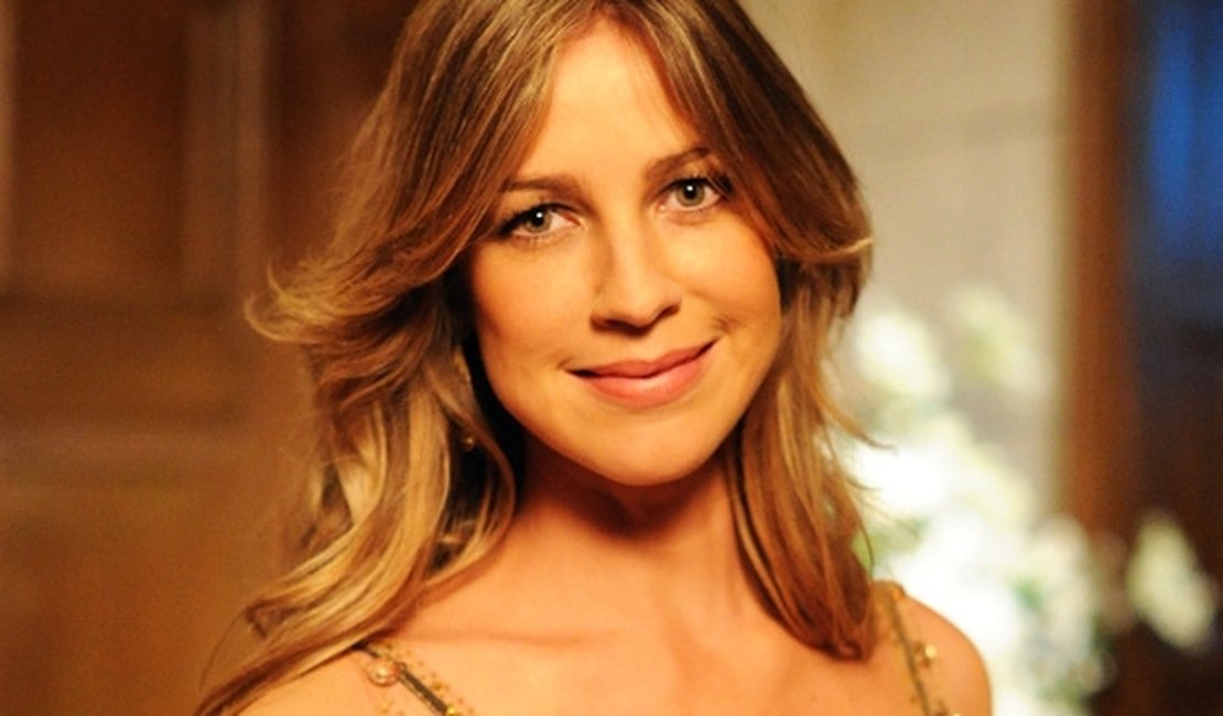 Luana Piovani coloca silicone nos seios e diz: 'está de cinema'