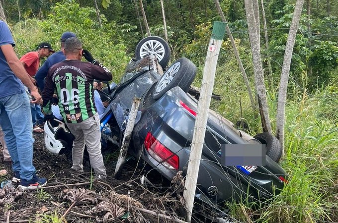 Capotamento deixa duas vítimas presas às ferragens, na AL 105, em São Luís do Quitunde