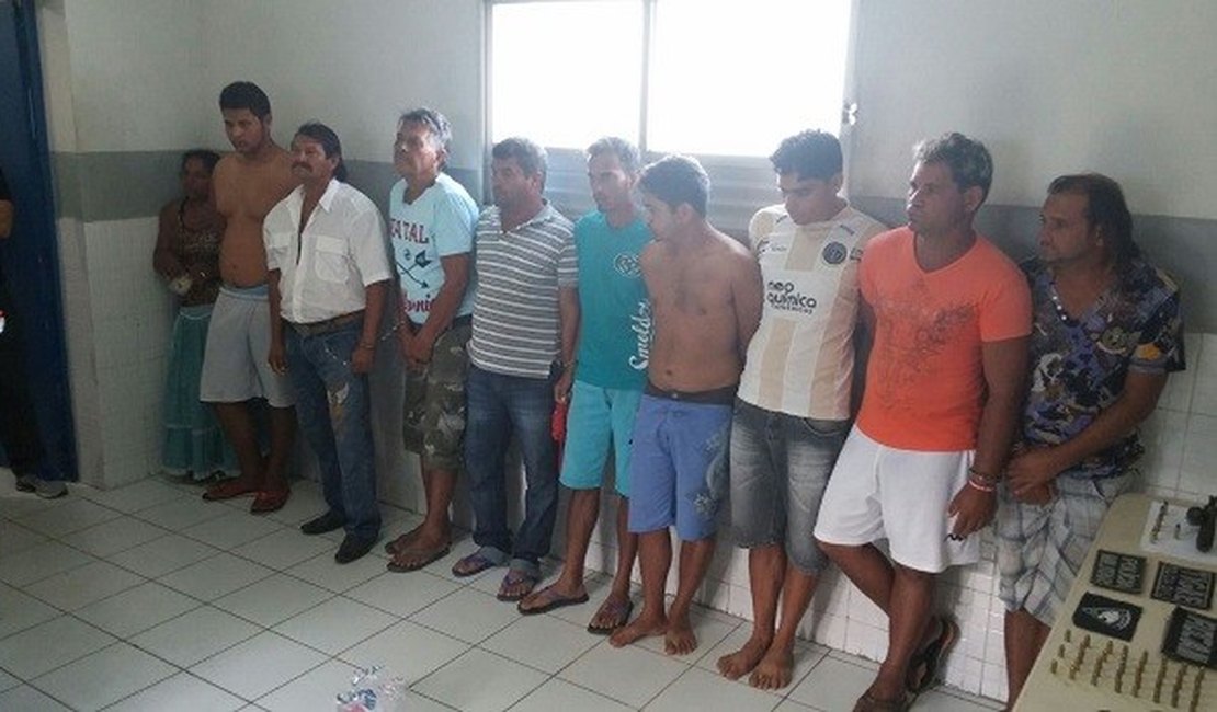 Dez pessoas são presas e oito armas apreendidas em Penedo