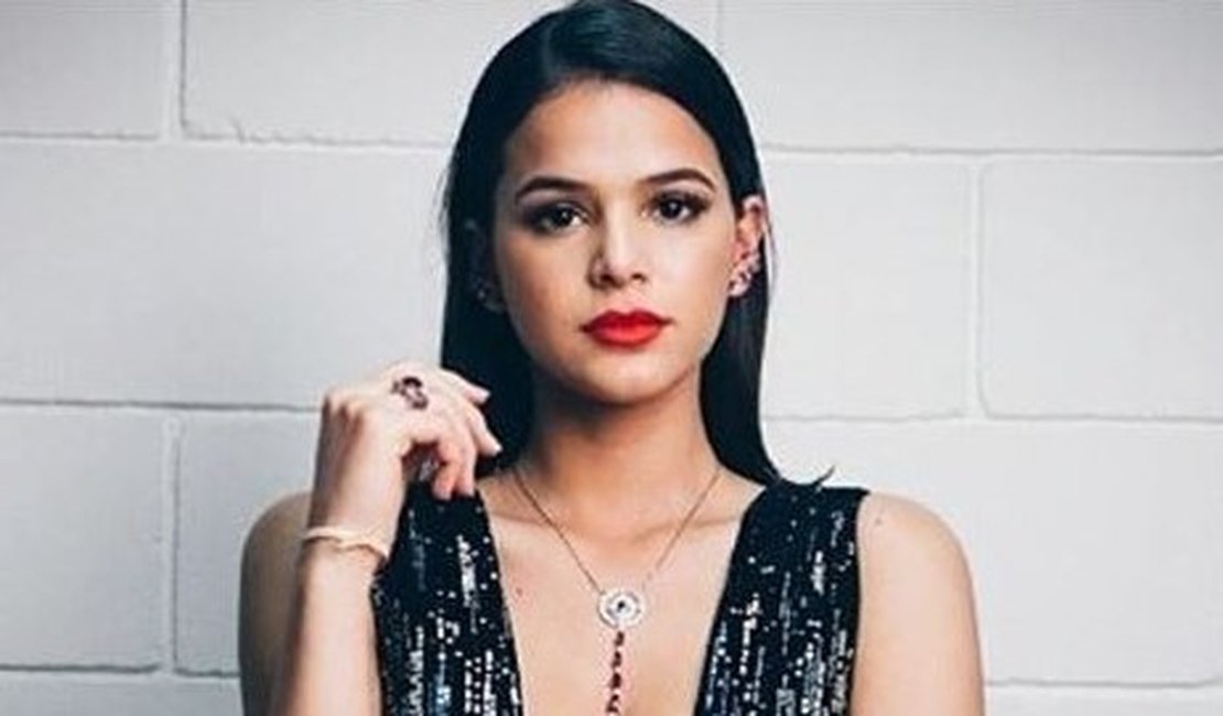 Decotão de Bruna Marquezine no 'Caldeirão de Ouro' conquista a web