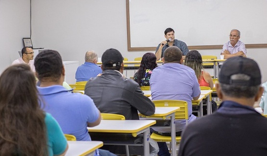 Prefeitura de Girau reúne marchantes para discutir melhorias no fornecimento de carnes
