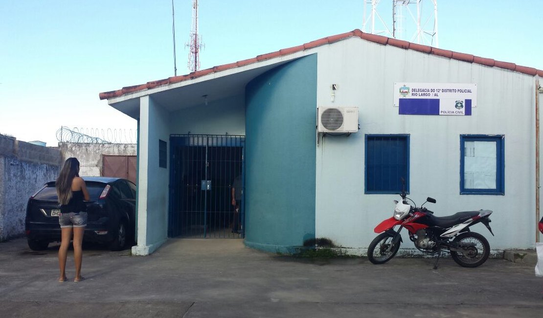 Jovem procura Juizado de Rio Largo e acaba detida após descoberta de mandado