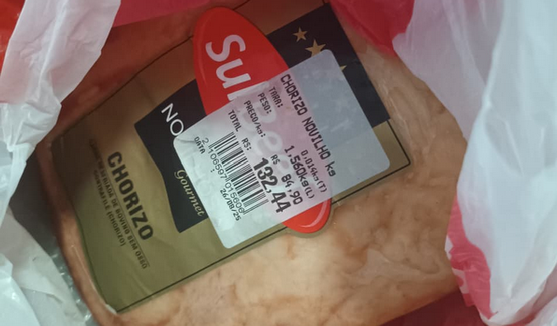 Homem é preso por furtar carne em supermercado de Maceió e diz que pretendia trocar produto por drogas