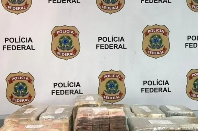 Homem é preso pela Polícia Federal ao ser flagrado com mais de R$ 800 mil em dinheiro no Aeroporto