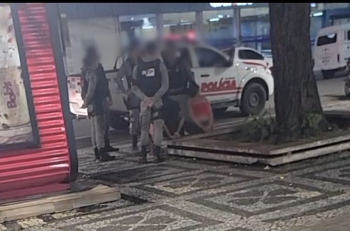 Casal é preso após roubo em farmácia no Centro de Arapiraca