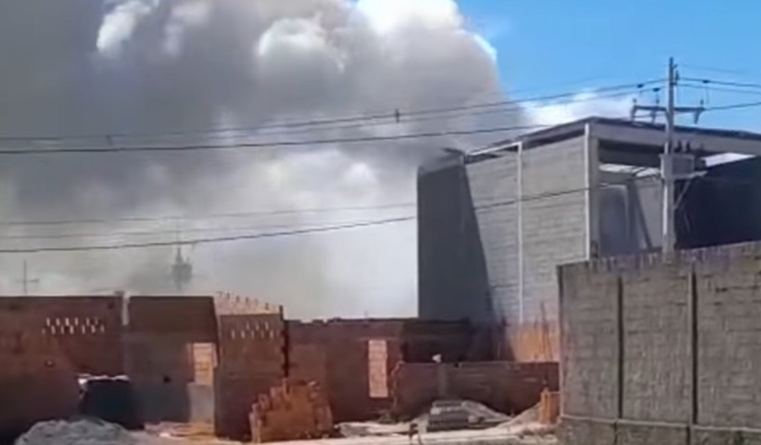Duas pessoas ficam feridas após incêndio em fábrica em Marechal Deodoro