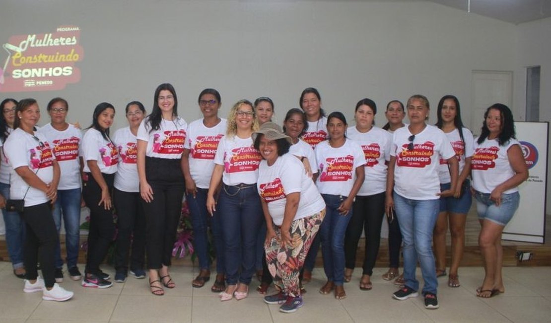 Programa Mulheres Construindo Sonhos incentiva protagonismo feminino em Penedo