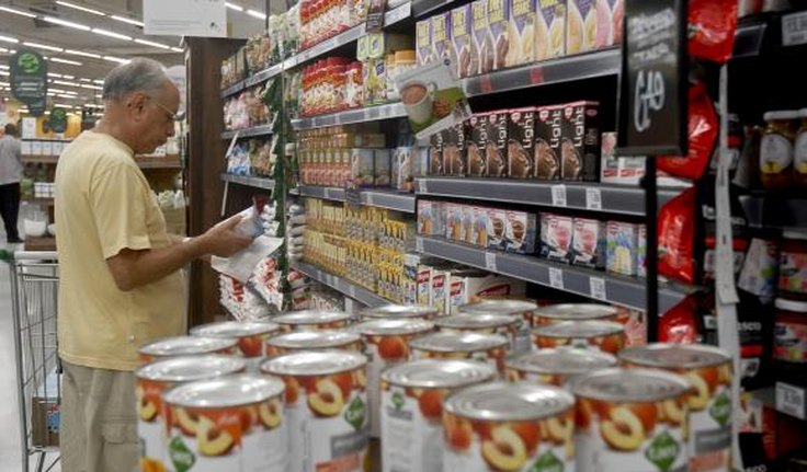 Preços dos alimentos voltam a cair e aliviam a inflação, diz FGV