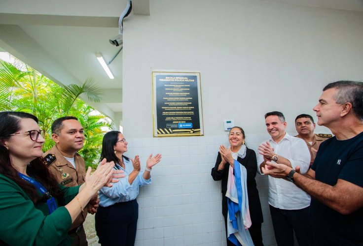 Paulo Dantas entrega reforma do Colégio Tiradentes e 15 novos ônibus escolares