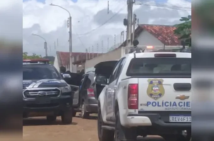 Carro roubado da casa da mãe do prefeito de Pão de Açúcar é encontrado em Arapiraca