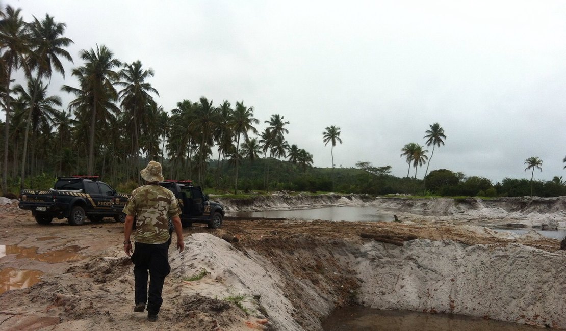 PF faz operação contra extração ilegal de areia no Litoral Norte de Alagoas