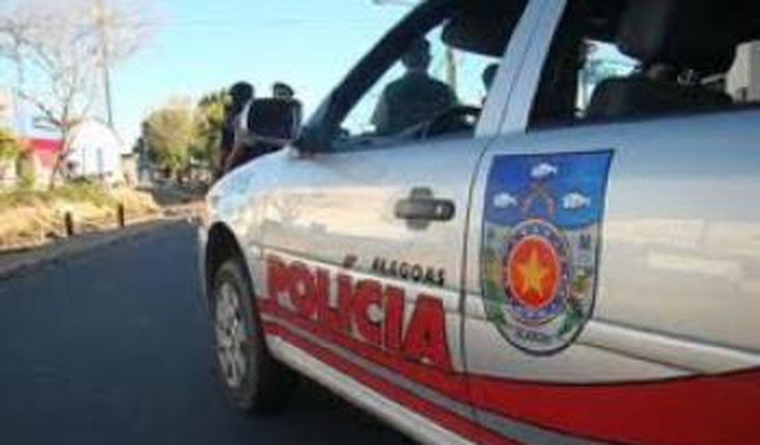 Menor suspeito de roubo é detido por populares em Arapiraca