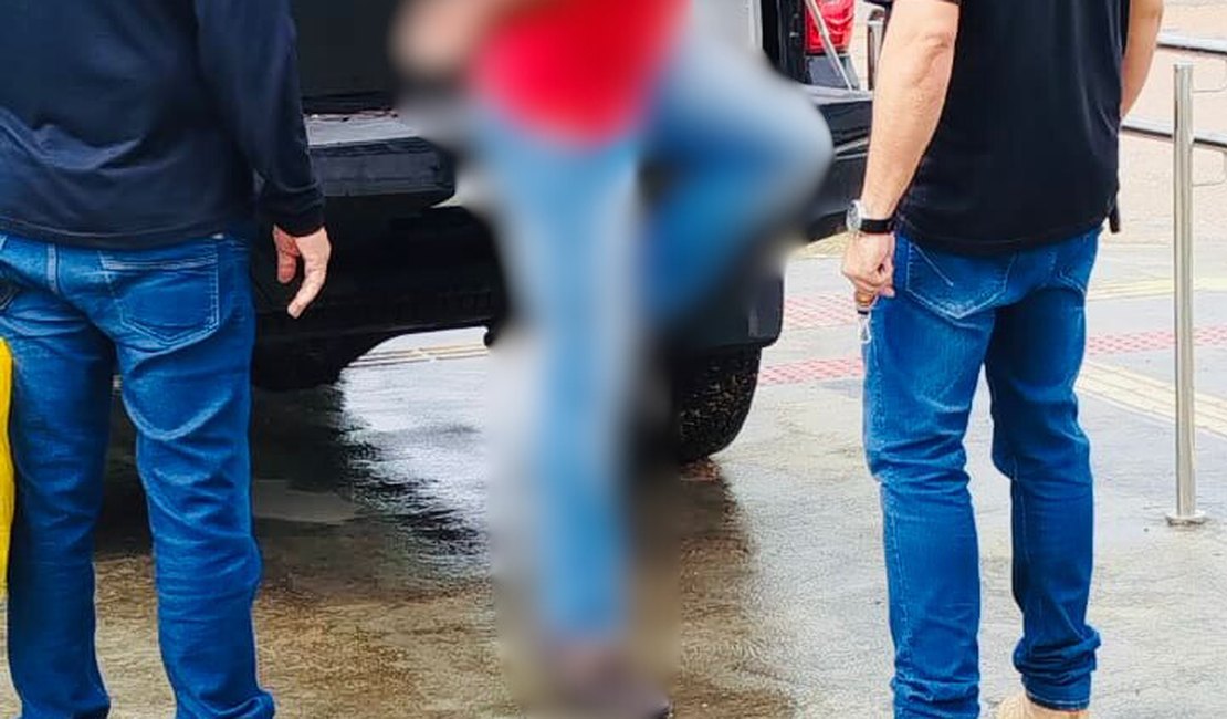Homem com mandado de prisão por tentativa de homicídio é preso dentro de Fórum em Cacimbinhas