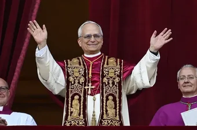 Papa Leão XIV explica escolha do nome em encontro com cardeais; entenda