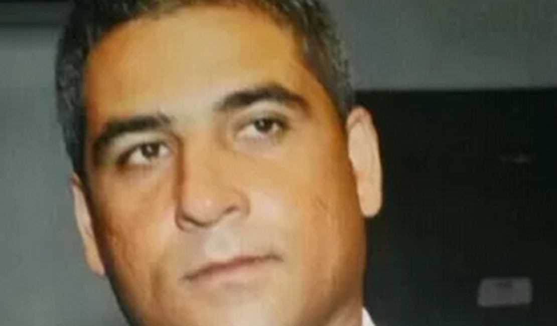Homem é morto a tiros dentro de carro e passageiro fica ferido no interior pernambucano