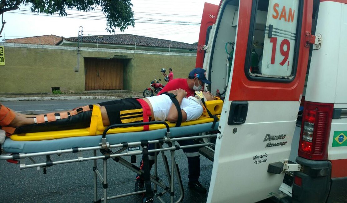 Duas pessoas ficam feridas em acidentes registrados na Av. Deputada Ceci Cunha, em Arapiraca