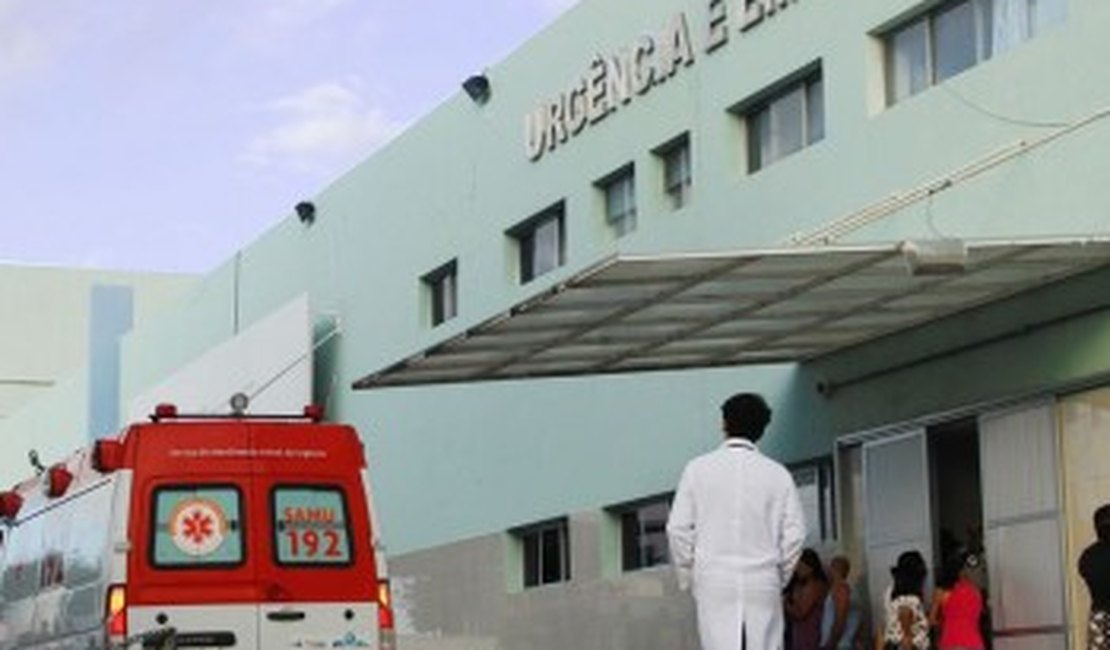 Colisão entre carros de passeio deixa quatro pessoas feridas em Atalaia
