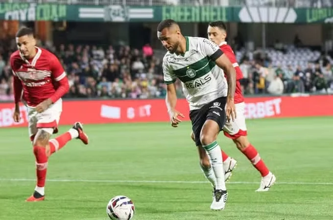 CRB empata com o Coritiba no Couto Pereira e segue vivo na briga pelo G4 da Série B