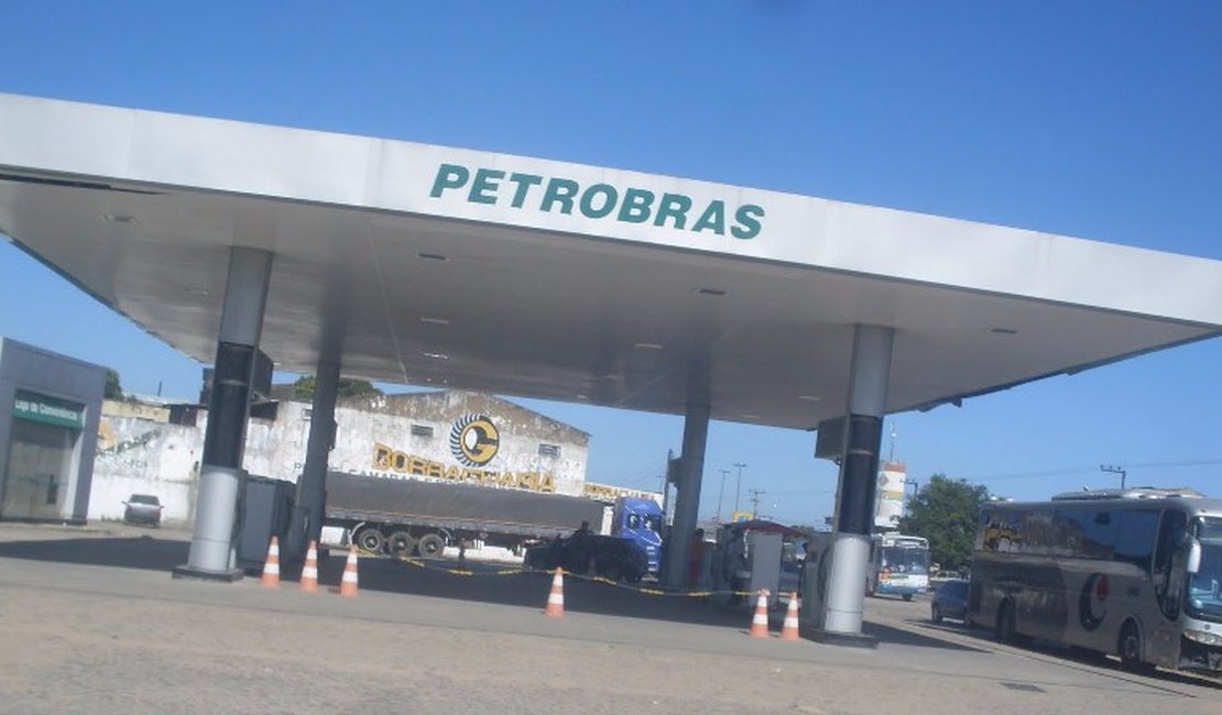 Homens armados roubam posto de combustíveis após abastecimento em Arapiraca