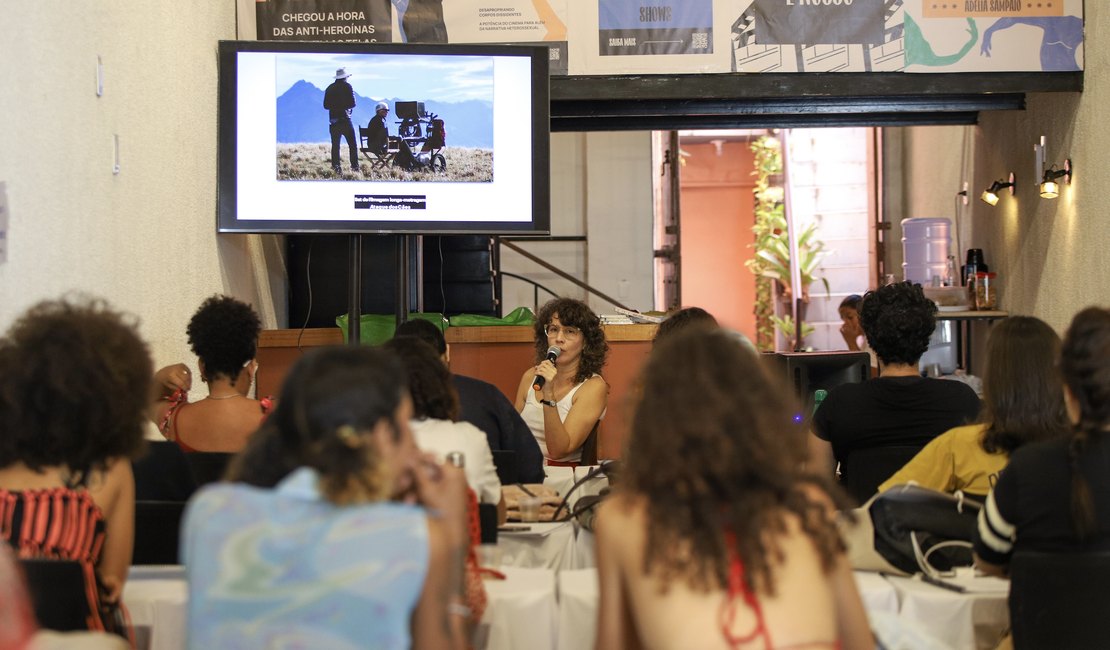Escola Mulheres+ no Cinema realiza segundo ciclo formativo gratuito: A oficina discute o cinema documental e já está com inscrições abertas