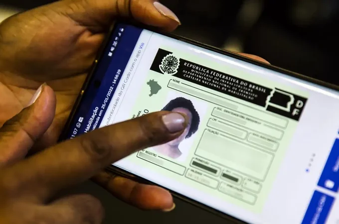 Lei que cria CNH gratuita para população de baixa renda é sancionada
