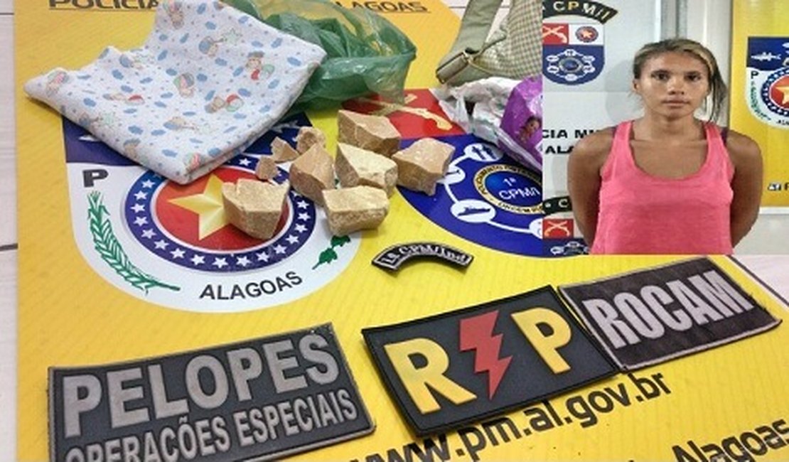 Polícia encontra 500gr de crack em bolsa de bebê durante revista em van