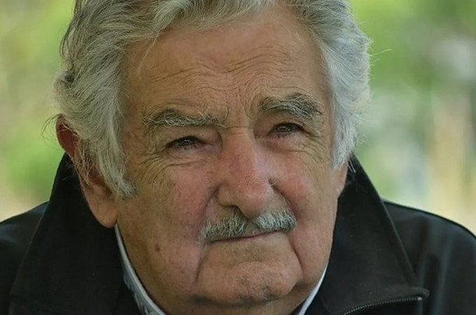 Mujica está em 'fase terminal' e recebe cuidados paliativos, diz esposa