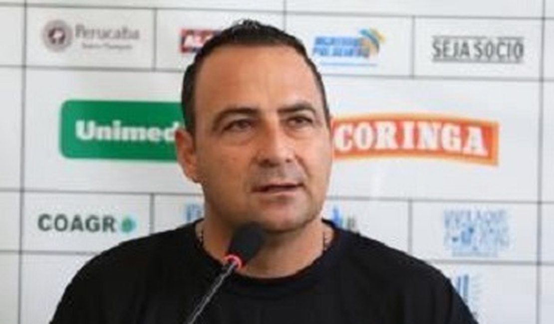 Foiani resume derrota do ASA: 'Perdemos o jogo em oito minutos'
