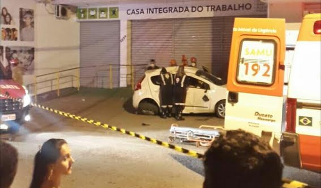 Acidente na Rua São Francisco deixa quatro pessoas feridas