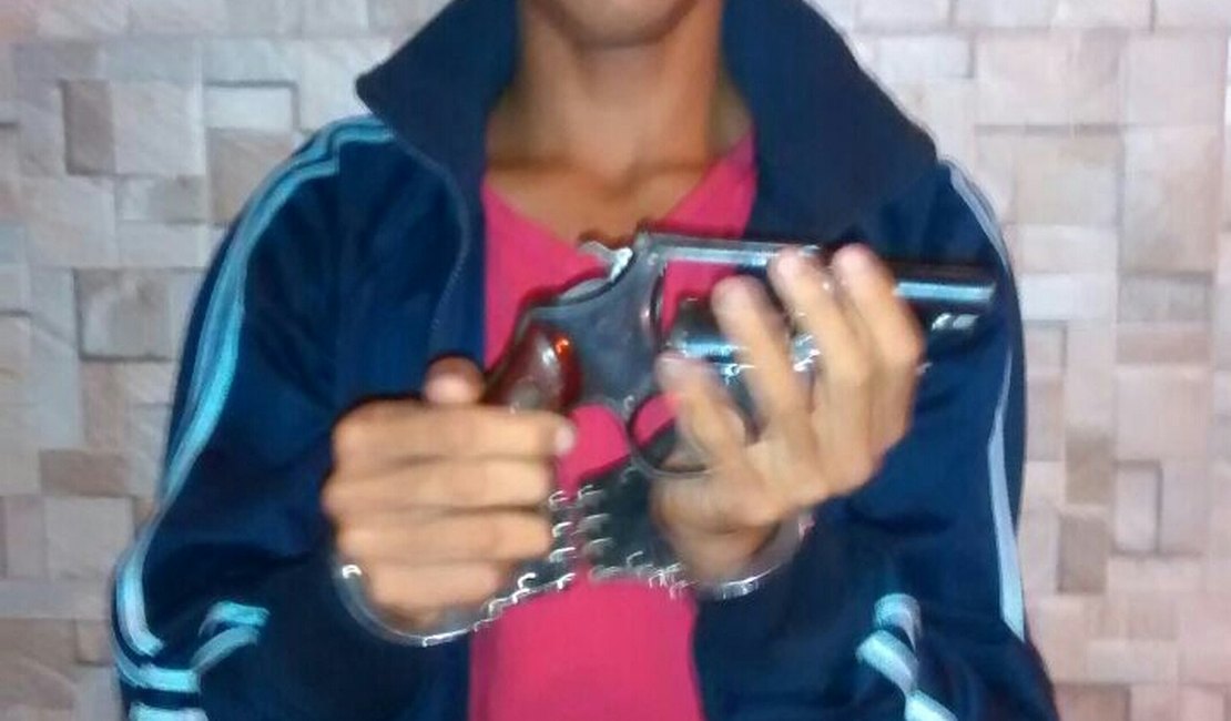 Menor é apreendido com arma de fogo no Centro de Arapiraca