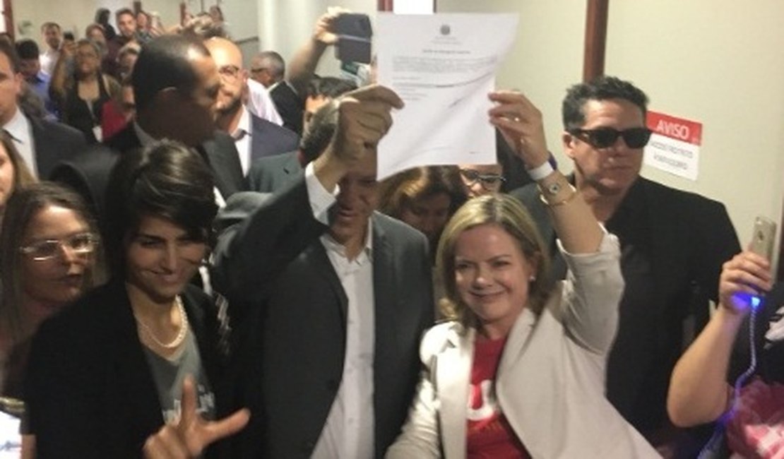 PT registra candidatura de Lula à Presidência da República