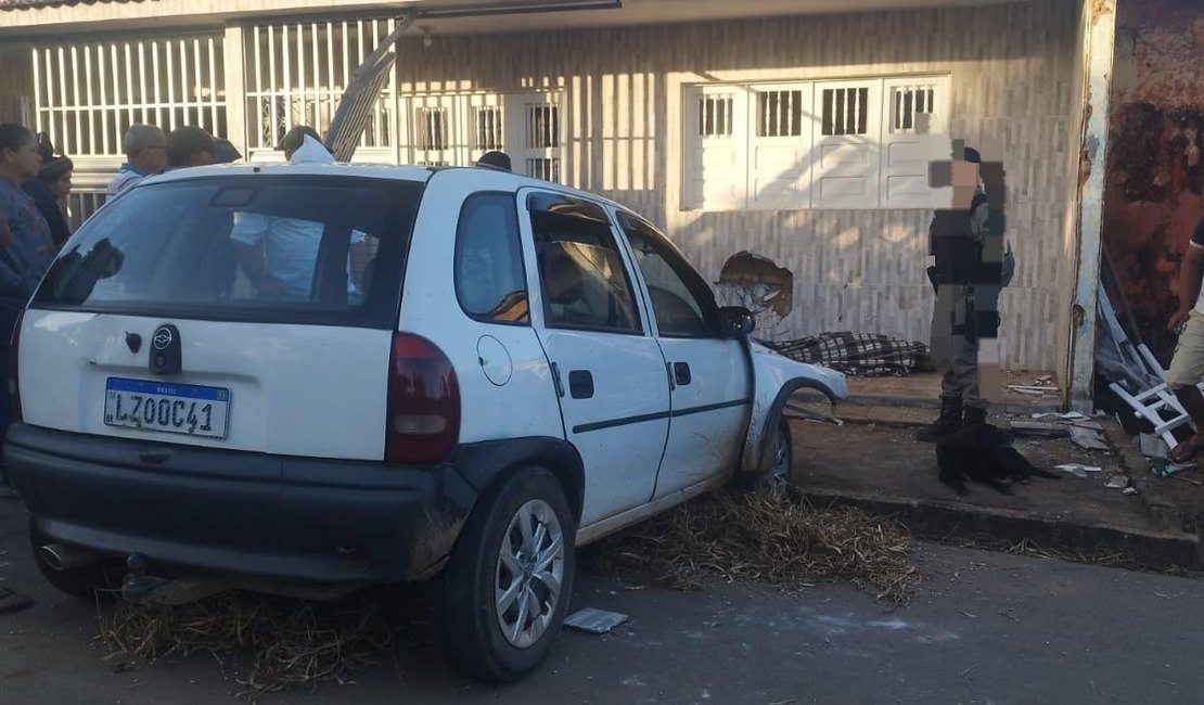 Mulher morre e marido fica ferido após ser atingido por carro em Taquarana