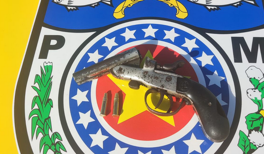 Homem é preso em flagrante após dar coronhada na cabeça da ex com garrucha em Craíbas