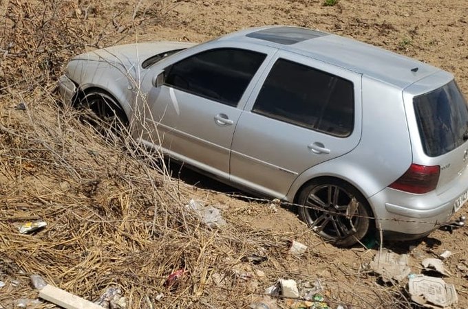 Condutor perde controle de carro após ser fechado por caminhão na AL-220, em Arapiraca