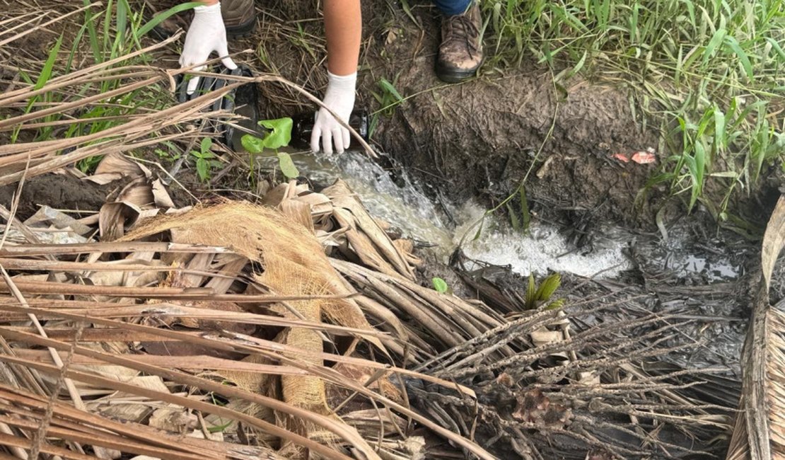 Empreendimento hoteleiro em Ipioca é autuado por lançamento irregular de efluentes no Riacho das Lanchas, em Maceió
