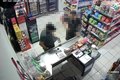 VÍDEO: Homem tenta separar briga em mercadinho e leva quatro facadas no interior alagoano