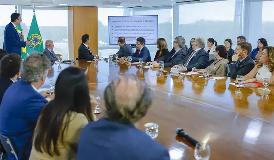 Decreto define medicina, direito e odonto como cursos presenciais
