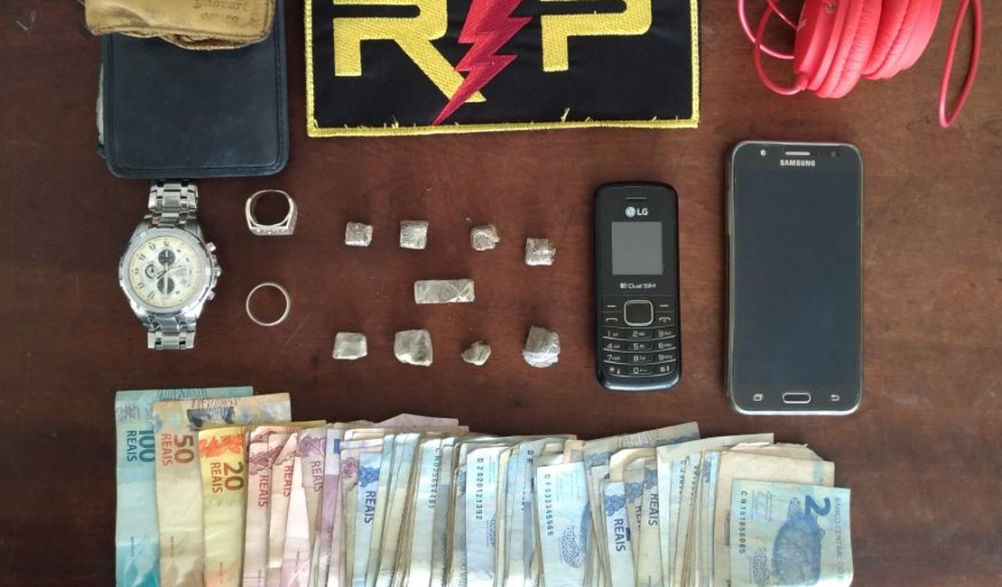 Rádio Patrulha prende suspeitos de tráfico de drogas, em Arapiraca
