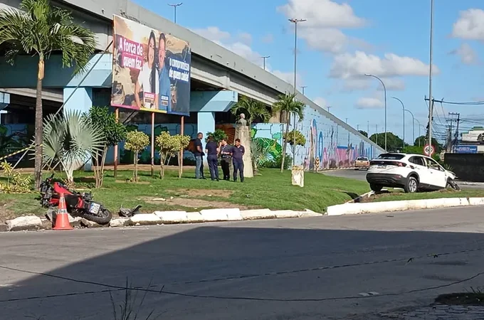 Motociclista morre após ser atingido por carro na BR-104, em Rio Largo