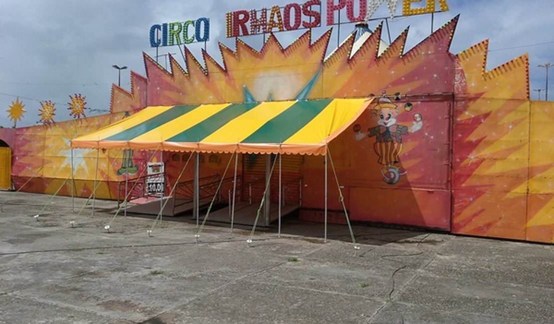 Circo realiza espetáculo e ajuda nas obras de paróquia Santíssimo Redentor, em Arapiraca