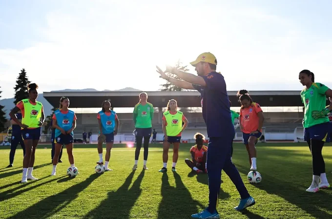 Seleção feminina fecha preparação para jogo contra França nesta sexta