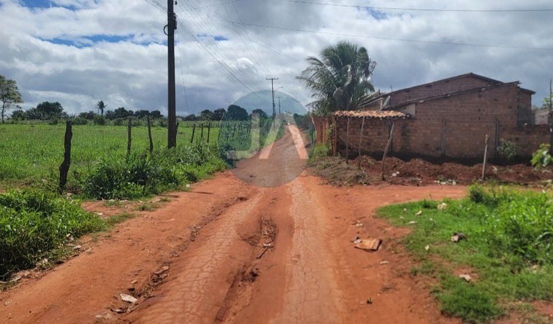 Homem com transtornos mentais esfaqueia amiga e foge no Sítio Carrasco, em Arapiraca