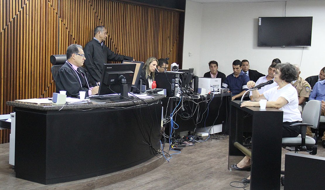 Júri: Mãe diz que Reyneri alertou sobre quem o mataria
