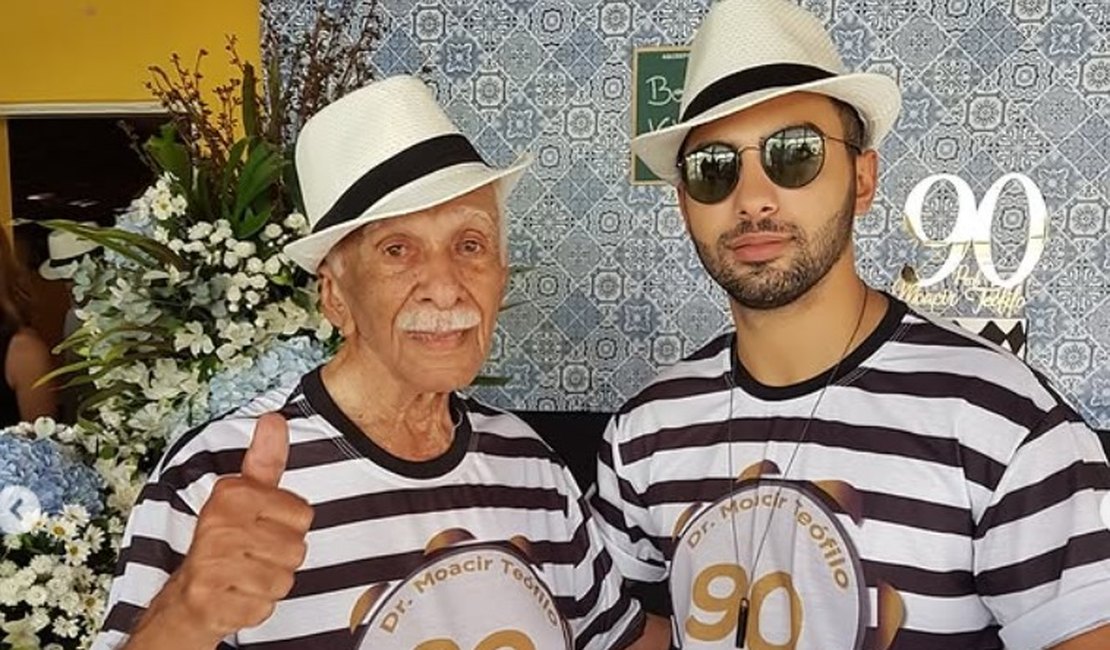 'Homem cuja vida se entrelaça com a história de Arapiraca', diz Moacir Teófilo Neto ao postar mensagem de despedido ao avô